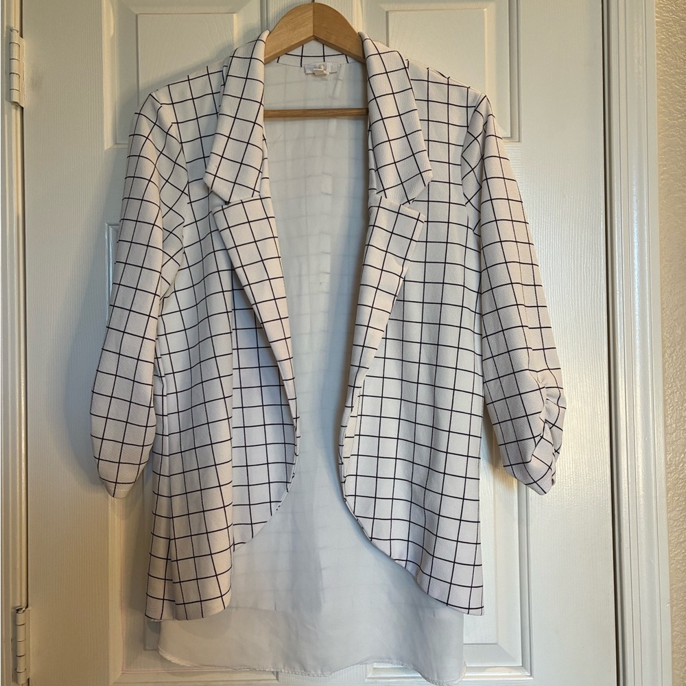 C White and Black Grid Blazer